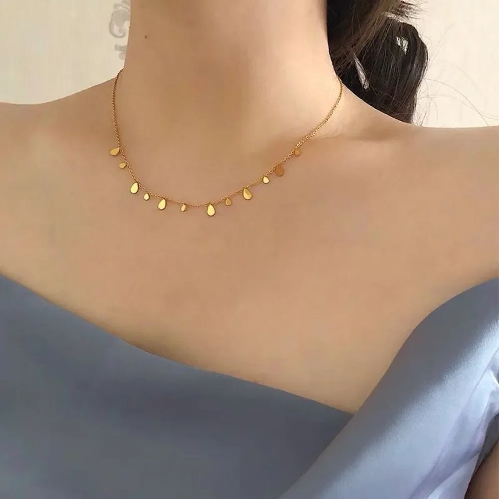 18K Gold Plated Dainty Tassel Necklace with Teardrop Shaped Gold Petals